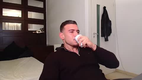 Snapshot of elijahthorne chatting on 11.23.25 ElijahThorne online show from 11.23.25