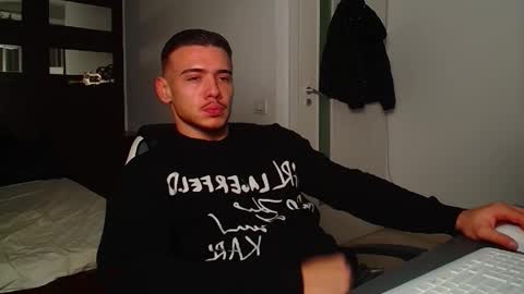 Snapshot of elijahthorne chatting on 11.29.25 ElijahThorne online show from 11.29.25