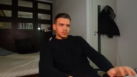 Snapshot of elijahthorne chatting on 01.12.26 ElijahThorne online show from 01.12.26