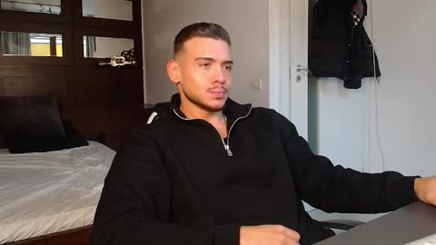 Snapshot of elijahthorne chatting on 01.13.26 ElijahThorne online show from 01.13.26