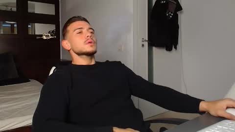 Snapshot of elijahthorne chatting on 01.16.26 ElijahThorne online show from 01.16.26