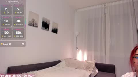 Hey Im Elizzi. Lets have fun and enjoy together  online show from 09.28.25