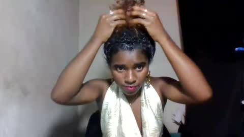 Snapshot of elina981 chatting on 08.05.26 elina981 online show from 08.05.26