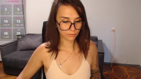 Snapshot of elina_posh chatting on 06.25.26 Liza online show from 06.25.26