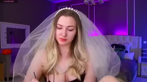 Elina online show from 10.29.25