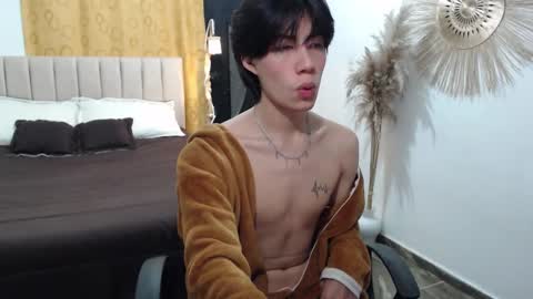 Snapshot of elio_collem chatting on 11.06.25 ELIO online show from 11.06.25