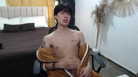 Snapshot of elio_collem chatting on 11.13.25 ELIO online show from 11.13.25