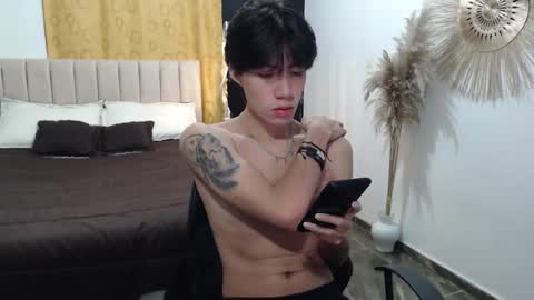 Snapshot of elio_collem chatting on 11.16.25 ELIO online show from 11.16.25