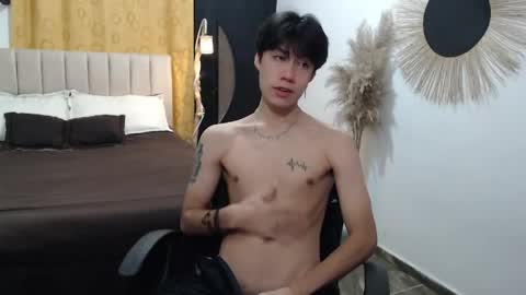 Snapshot of elio_collem chatting on 04.19.26 ELIO online show from 04.19.26