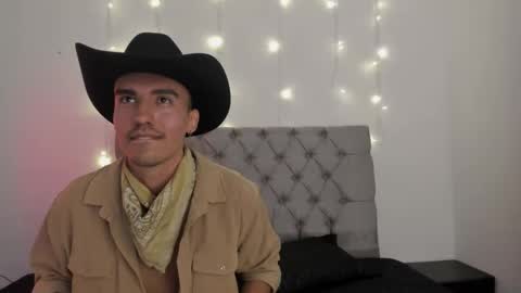 Snapshot of elio_dicaprio chatting on 11.01.25 elio_dicaprio online show from 11.01.25