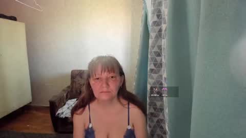 Snapshot of elis_gabbi chatting on 04.28.26 Elis online show from 04.28.26
