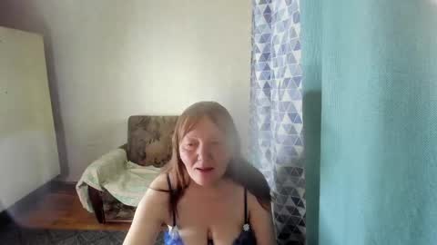 Snapshot of elis_gabbi chatting on 05.26.26 Elis online show from 05.26.26