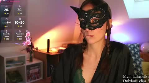 Snapshot of elisa_fr chatting on 04.23.26 Elisa online show from 04.23.26