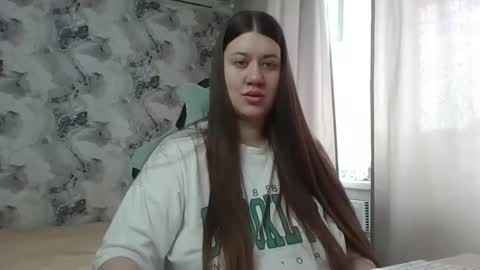 Snapshot of elisa_kollin chatting on 02.08.26 Aletta Oushen online show from 02.08.26