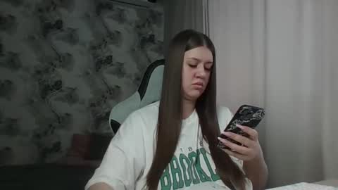 Snapshot of elisa_kollin chatting on 02.23.26 Aletta Oushen online show from 02.23.26