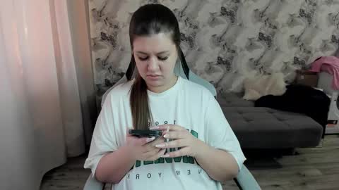 Snapshot of elisa_kollin chatting on 02.25.26 Aletta Oushen online show from 02.25.26