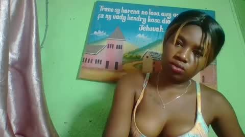 Snapshot of elisabeth2525 chatting on 01.19.25 elisabeth2525 online show from 01.19.25