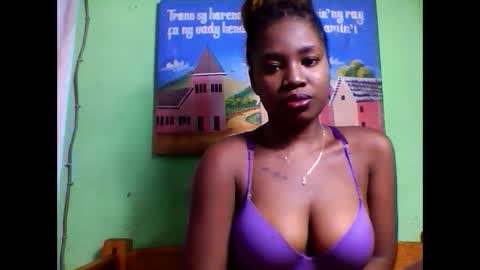 Snapshot of elisabeth2525 chatting on 02.10.25 elisabeth2525 online show from 02.10.25