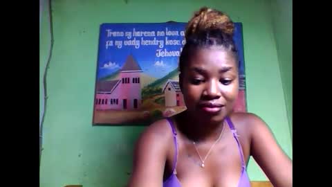 Snapshot of elisabeth2525 chatting on 02.10.25 elisabeth2525 online show from 02.10.25