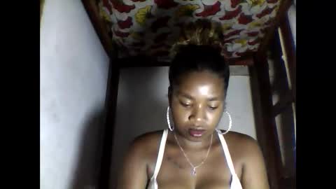 Snapshot of elisabeth2525 chatting on 10.12.25 elisabeth2525 online show from 10.12.25