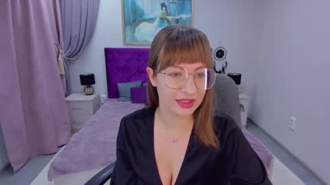 Snapshot of elisabethmills chatting on 12.08.24 Elisabeth online show from 12.08.24