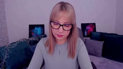 Snapshot of elisabethmills chatting on 02.26.25 Elisabeth online show from 02.26.25