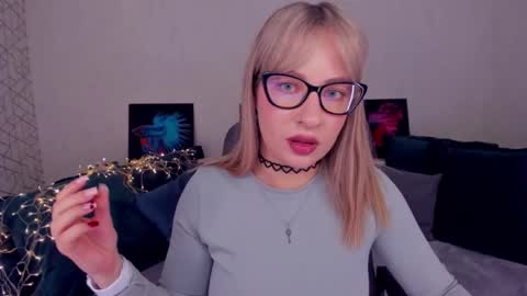 Snapshot of elisabethmills chatting on 02.26.25 Elisabeth online show from 02.26.25