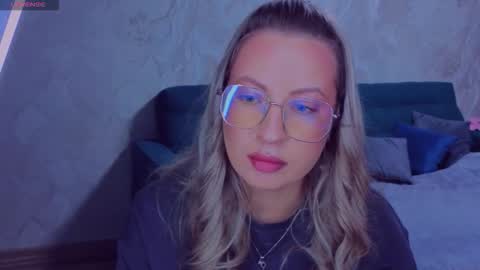 Snapshot of elisabethmills chatting on 09.16.25 Elisabeth online show from 09.16.25