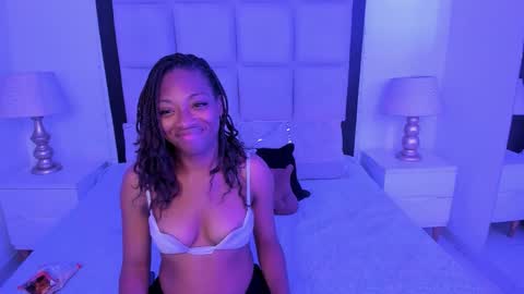 Snapshot of elisabettamonroy chatting on 01.14.26 elisabettamonroy online show from 01.14.26