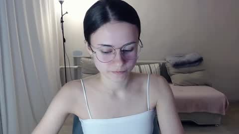 Snapshot of eliscuteblonde chatting on 01.22.25 Elis online show from 01.22.25