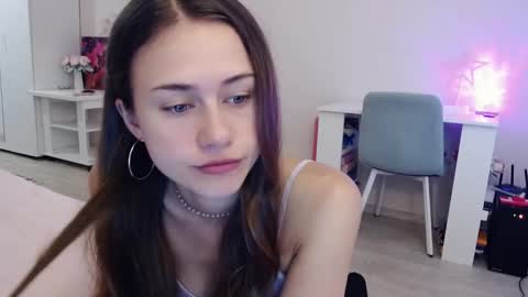 Snapshot of eliscuteblonde chatting on 09.11.25 Elis online show from 09.11.25