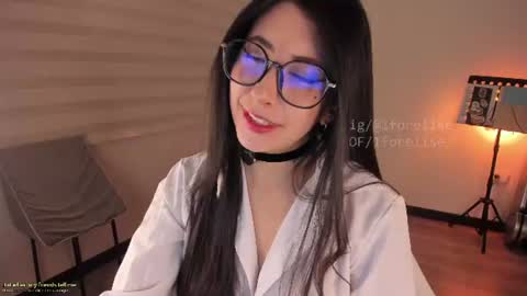 Snapshot of elise_77 chatting on 06.28.26 Eli online show from 06.28.26