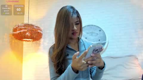 Snapshot of elise_diamond chatting on 10.24.25 Elise diamond online show from 10.24.25