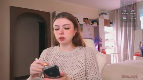 Snapshot of elisejays chatting on 10.11.25 Elise    online show from 10.11.25