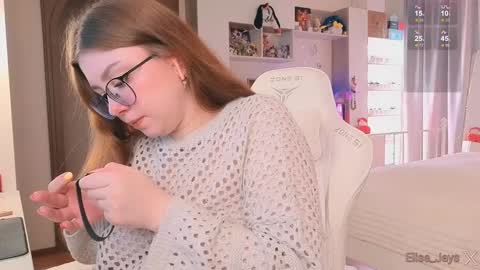 Snapshot of elisejays chatting on 10.13.25 Elise    online show from 10.13.25