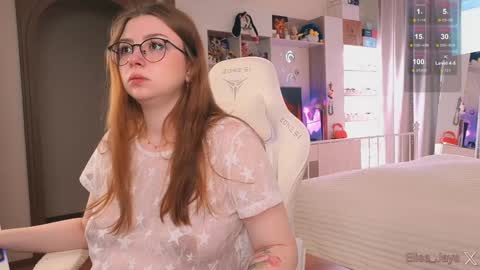 Snapshot of elisejays chatting on 10.19.25 Elise    online show from 10.19.25