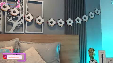 Elise Play Boobs online show from 06.26.26