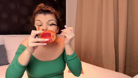 Snapshot of elisetyler89 chatting on 01.09.25 Elly online show from 01.09.25