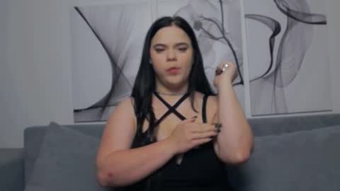 Snapshot of eliss_mystery chatting on 11.08.25 Eliss online show from 11.08.25