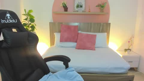 E L I S S A online show from 12.23.24