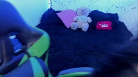 Snapshot of elissa_iris chatting on 04.19.26 E L I S S A online show from 04.19.26
