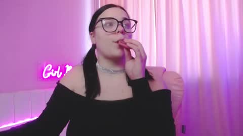 Snapshot of elissstoun chatting on 02.10.25 ElissStoun online show from 02.10.25