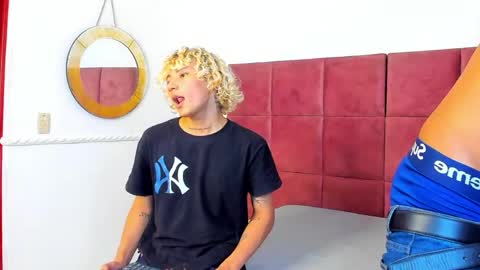 Valentino Konny y Jhon online show from 05.26.26