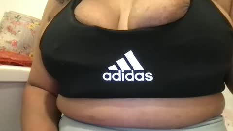 Snapshot of eliterd chatting on 10.18.25 eliterd online show from 10.18.25