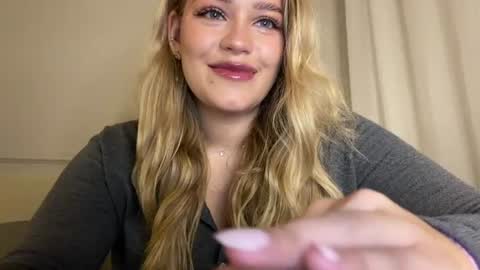 Snapshot of elixiirr chatting on 06.17.26 Stephanie online show from 06.17.26