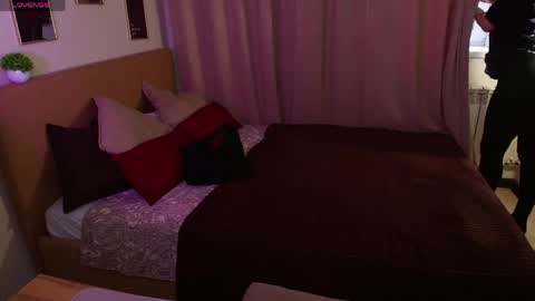 Snapshot of eliza_benet chatting on 03.18.26 Ari online show from 03.18.26