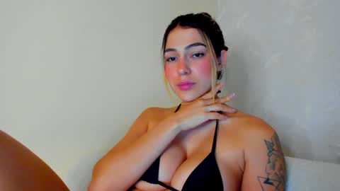 Snapshot of eliza_sanz chatting on 02.08.25 My name is ElizaPVT is open online show from 02.08.25