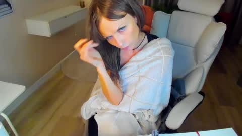 Snapshot of elizabe_th chatting on 03.07.25 Elizabethangel online show from 03.07.25