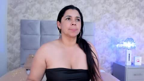 Snapshot of elizabeth_colleman chatting on 12.28.24 Elizabeth online show from 12.28.24