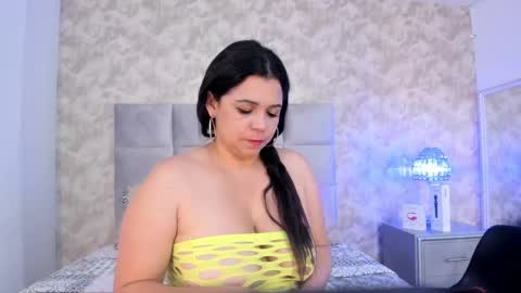 Snapshot of elizabeth_colleman chatting on 01.17.25 Elizabeth online show from 01.17.25